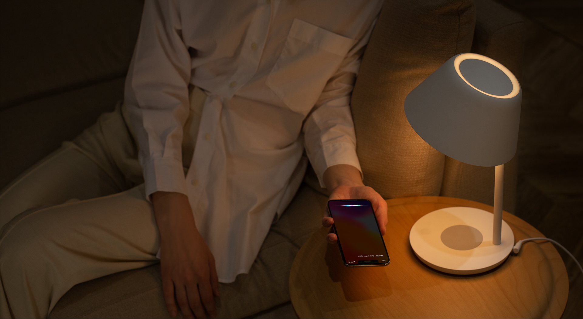 „Hey Siri, mach das Licht an!“ » Staria Nachttischleuchte Pro