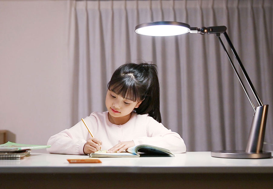 » Augenschonende Serene Schreibtischleuchte Pro
